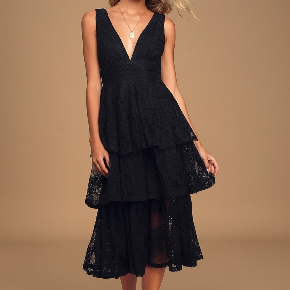 Lulu’s black lace ruffled tiered midi dress NWT